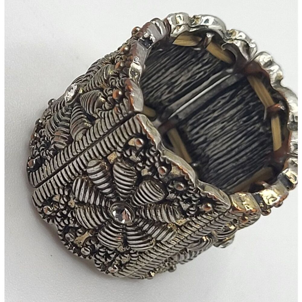 Floral Filigree Fashion Ring size 7.5 - Picture 3 of 3
